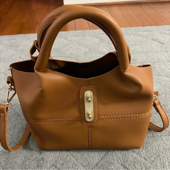 Camel Brown Leather Crossbody Handbag Gold Hardware - Picture 2 of 11